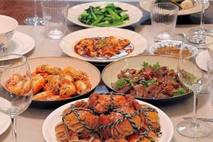 Shanghai: Yangcheng Lake Hairy Crab & Yellow Wine Tour