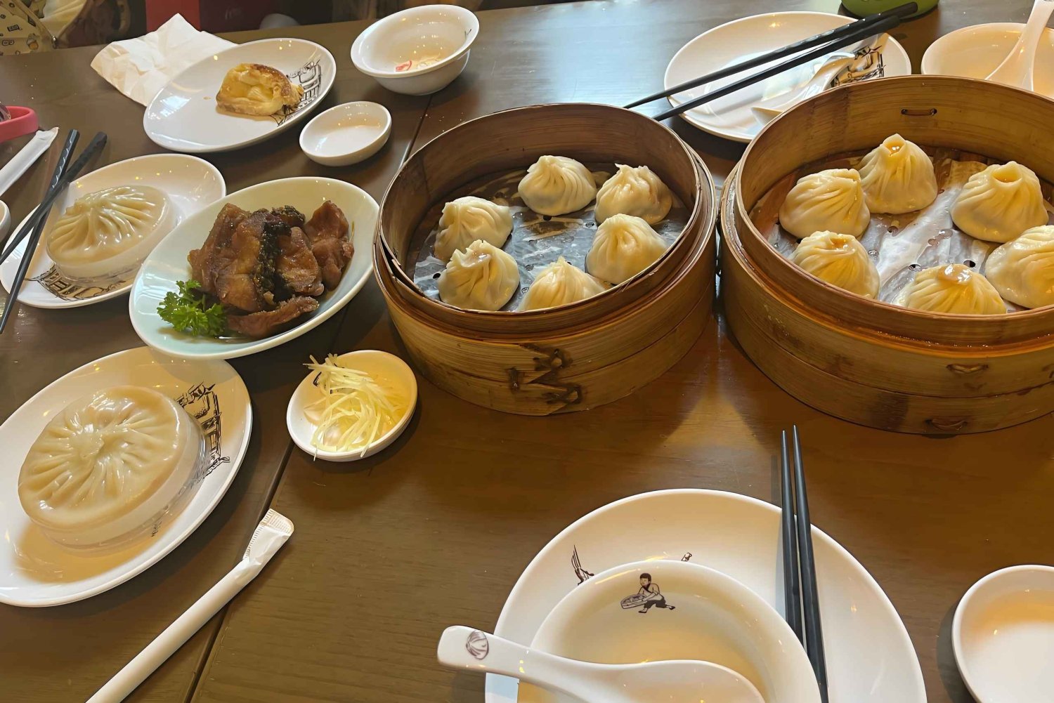 Shanghai: Yu Garden Ticket and Optional 1.5-Hour Guided Tour