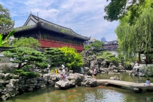 Shanghai: Yu Garden Ticket and Optional 1.5-Hour Guided Tour