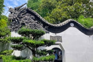 Shanghai: Yu Garden Ticket and Optional 1.5-Hour Guided Tour