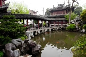 Shanghai: Yu Garden Ticket and Optional 1.5-Hour Guided Tour