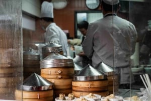 上海：ユユアン、シティゴッドテンプル旧市街ツアー（チップ制）