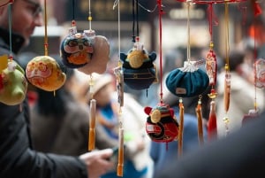 上海：ユユアン、シティゴッドテンプル旧市街ツアー（チップ制）