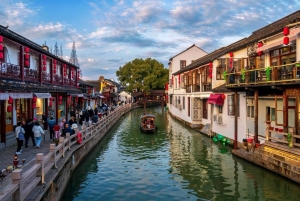 Shanghai: Zhujiajiao, Dumplings & Calligraphy Tour