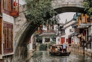 Shanghai: Wasserstadt Zhujiajiao mit Option Flughafentransfer