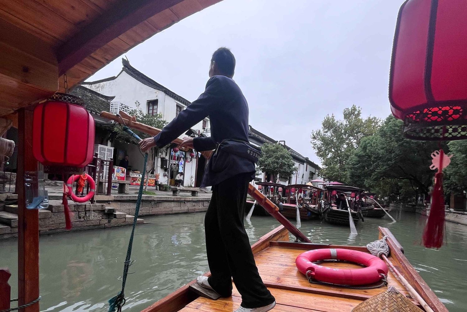 Shanghai: Zhujiajiao Water Town with Calligraphy Experience