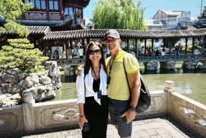 Tour in autobus alla Yu Garden, alla Old Street, al Bund e alla città sull'acqua di Zhujiajiao