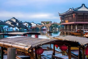 Zhujiajiao Water Town e tour dello shopping al mercato dei prodotti contraffatti di Shanghai