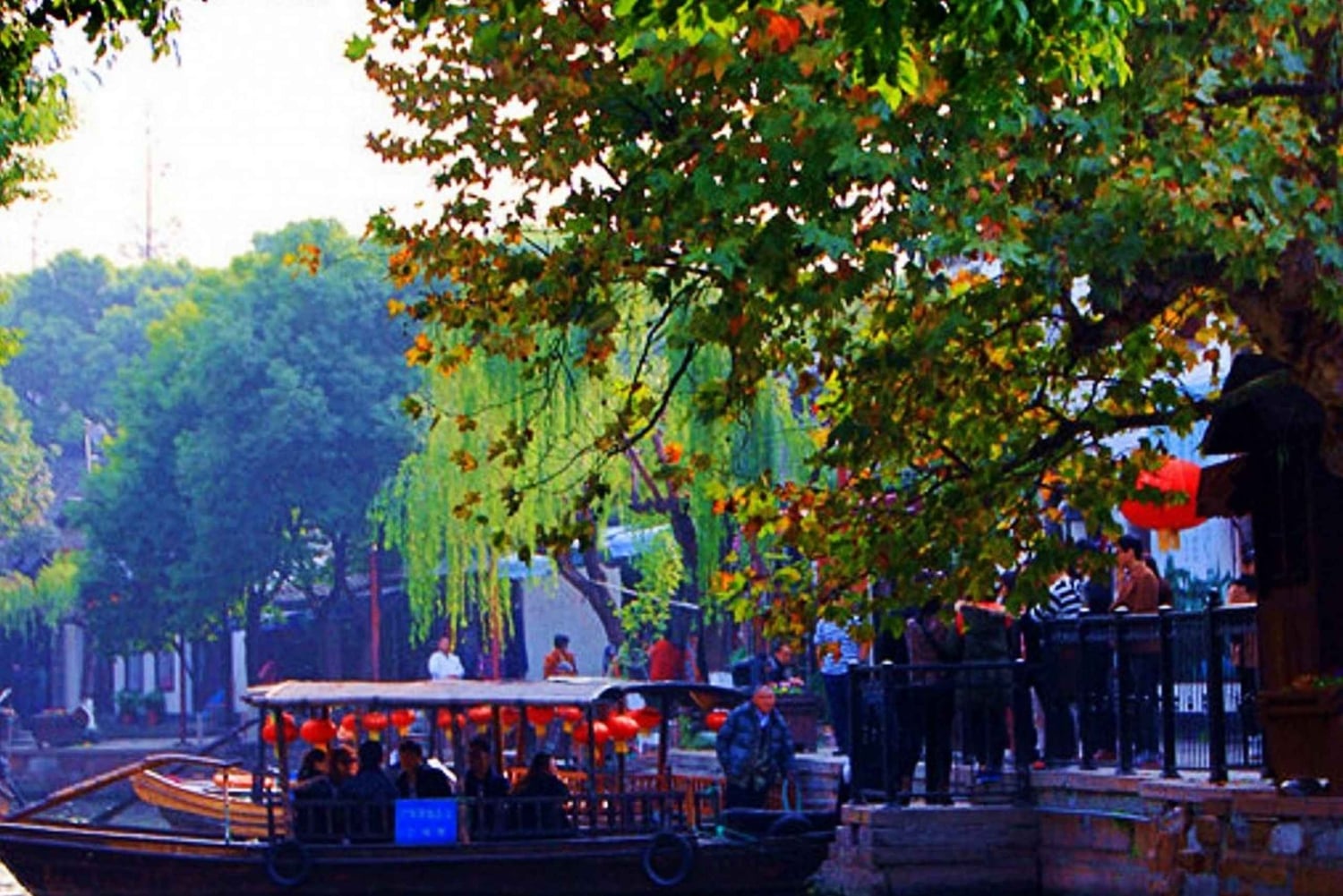 Zhujiajiao med fantastisk nattbelysning og baropplevelse