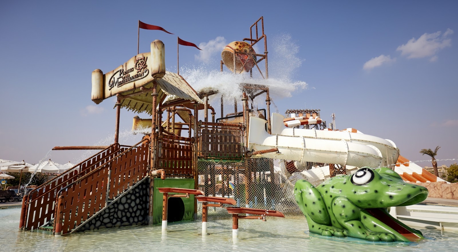 Coral Sea Water World Resort