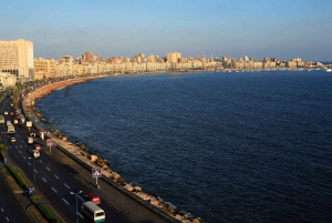 From Sharm: 2-Day Cairo and Alexandria Tour with Nile Cruise