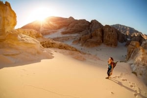 Sharm: 2-dagers Dahab, canyon, safari, snorkling med leiropphold