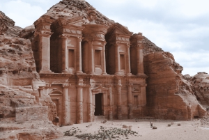 シャルム エル シェイク発：フェリーでペトラへの日帰りツアー