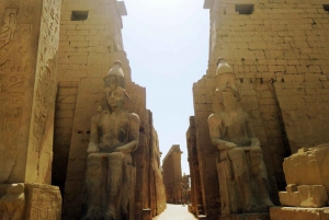 Von Sharm El Sheikh aus: Geführte Tagestour nach Luxor mit dem Flugzeug