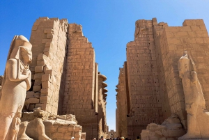 Von Sharm El Sheikh aus: Geführte Tagestour nach Luxor mit dem Flugzeug