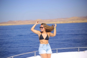 From Sharm: Ras Mohammed snorkeling cruise & optional diving