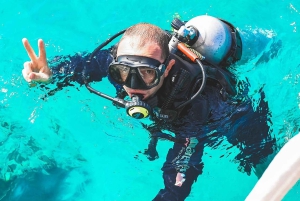 Da Sharm: crociera di lusso con immersioni a Ras Mohammed con pranzo