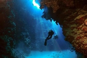 Desde Sharm o Dahab Experiencia de Buceo en el Agujero Azul y el Cañón del Mar