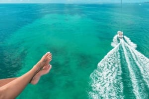 Vanuit Sharm: Parasailing, glazen boot, watersport en lunch