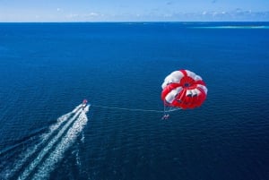 Depuis Sharm : Parachute ascensionnel, bateau en verre, sports nautiques et déjeuner