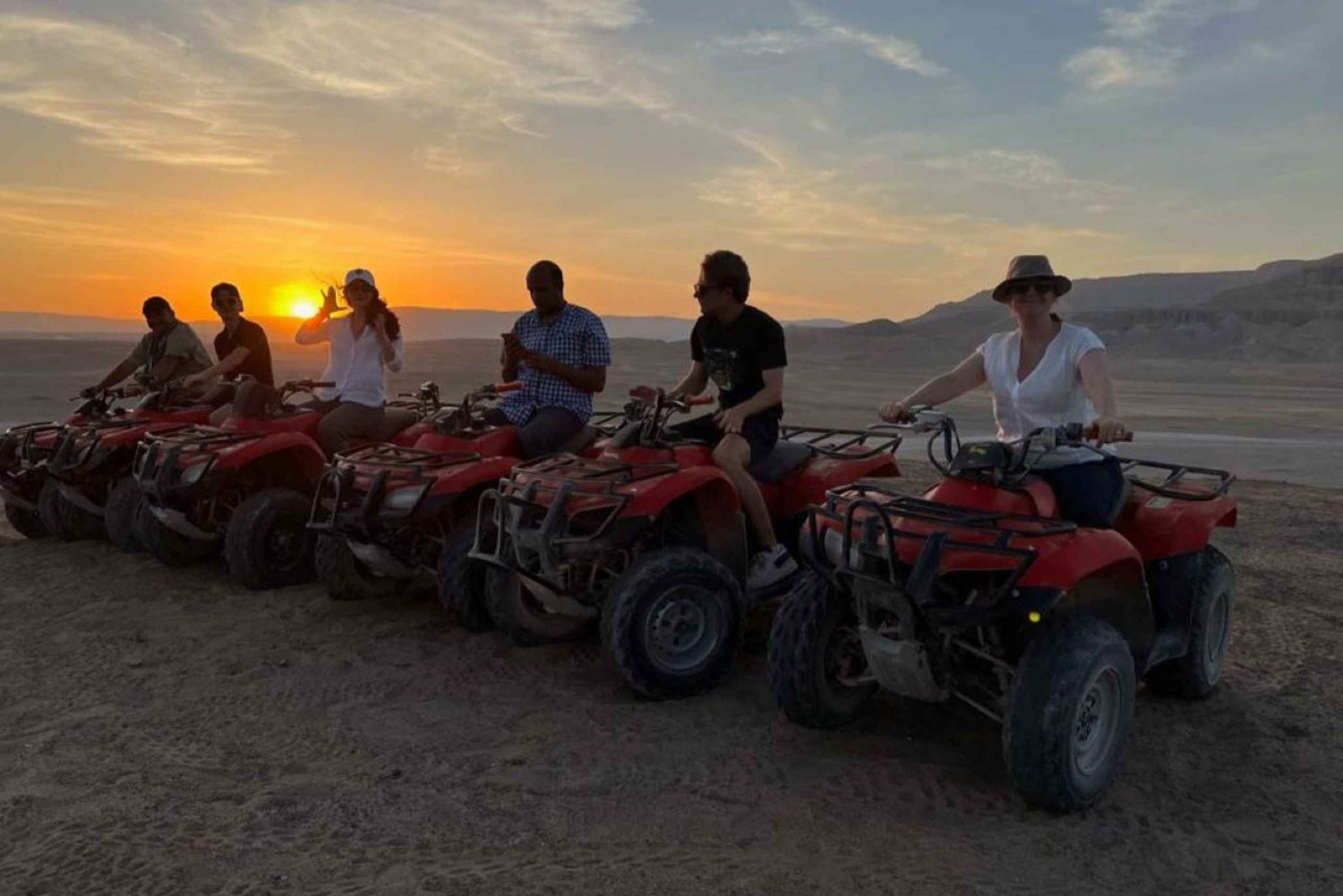 Sharm El Sheikh: ATV, namiot Beduinów z kolacją BBQ i pokazem