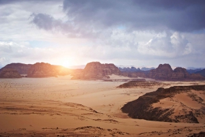 Sharm El Sheij: Excursión en quad, observación de estrellas, camello, cena y espectáculo