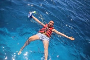Sharm El Sheikh: Luxury boat Cruise with Snorkeling & Lunch