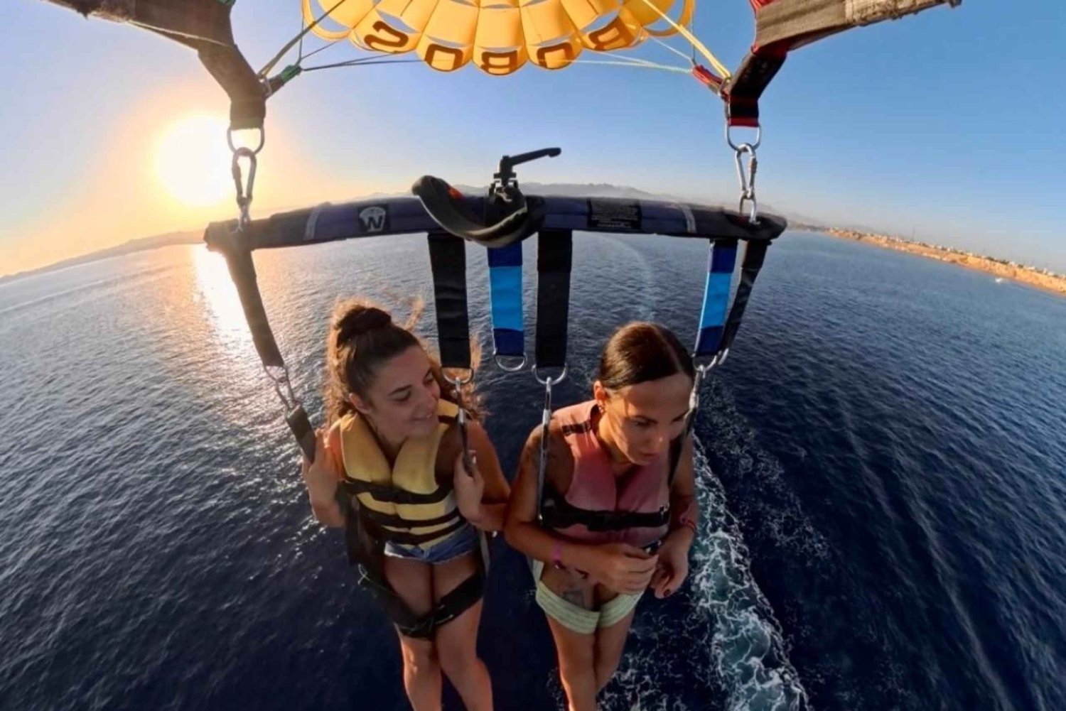 Sharm El Sheikh: Parasailen over de Rode Zee