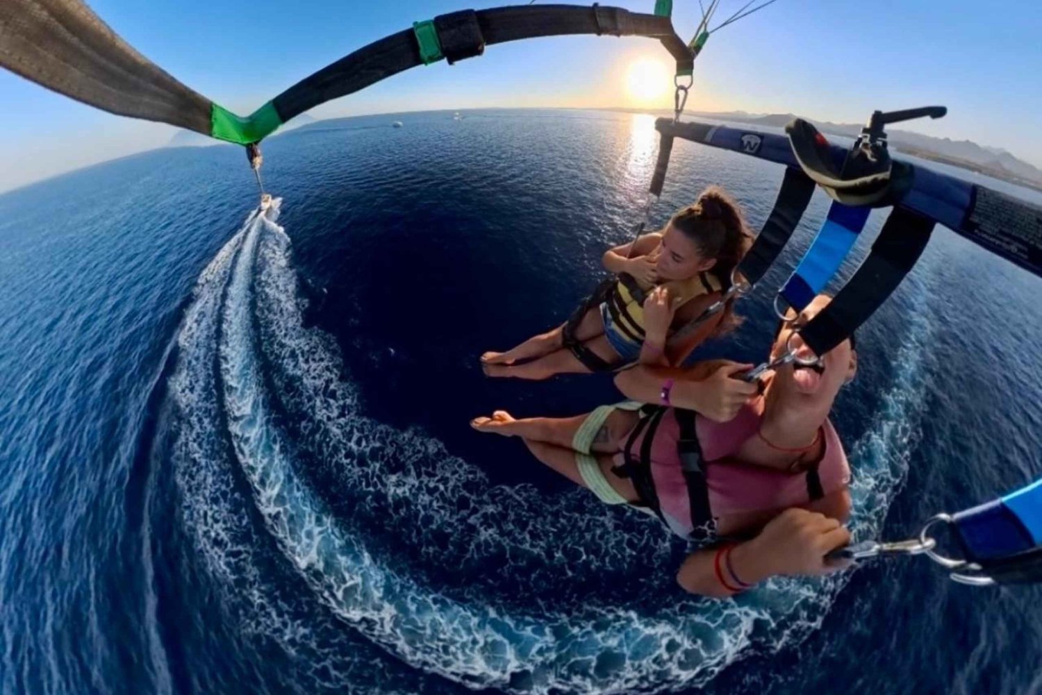 Sharm El Sheikh: Parasailen over de Rode Zee