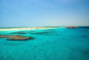Sharm El Sheikh: Gita in barca privata con pranzo e bevande
