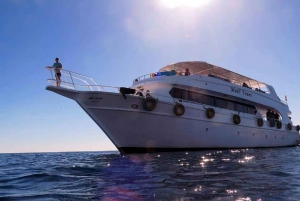 Sharm El-Sheikh: Ras Muhammed and White Island Cruise Tour