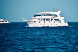 Sharm El Sheikh: Kreuzfahrt auf dem Roten Meer mit Abendessen und Transfer