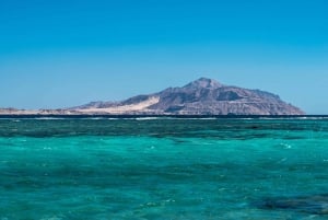 Sharm El Sheikh: Rejs łodzią z rurką i lunch na wyspie Tiran