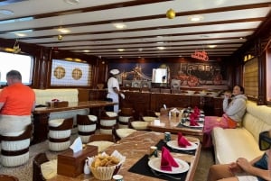Sharm: Cruzeiro VIP de mergulho com snorkel de elite com buffet de churrasco e almoço