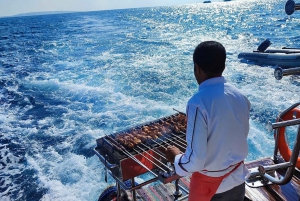 Sharm: Lyxig privat yacht med valfri lunch och drycker