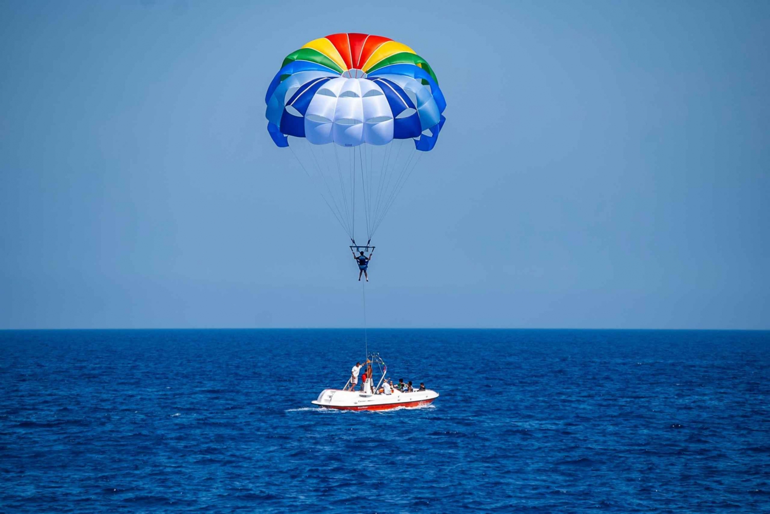 Sharm: parasailen, bananenboot- en metrorit met transfers