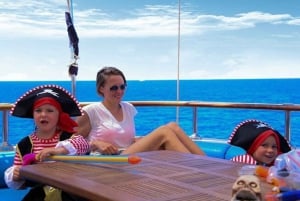 Sharm: Pirates zeilboot naar Ras Mohammed & lunchbuffet