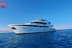 Sharm: Vip Snorkeling Cruise with international lunch