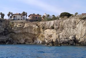 Tour en bateau d'une heure à Ortigia, grottes marines avec arrêt baignade.