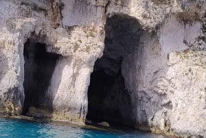 1-hour boat tour of Ortigia, sea caves with swimming stop