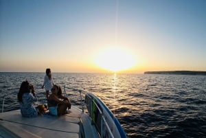 3-hour boat trip at sunset with the sighting Delfini