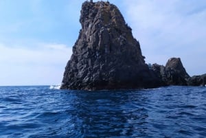 Aci Trezza passeio de barco Costa Cyclop, cultura, nadar em cavernas, gastronômico