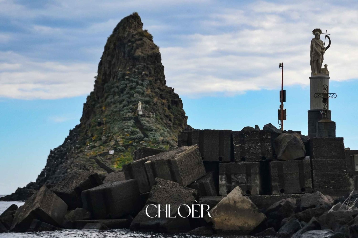 アーチ・トレッツァ：オデッセイ・ファラリオーニ・ボートツアー（水泳付き）