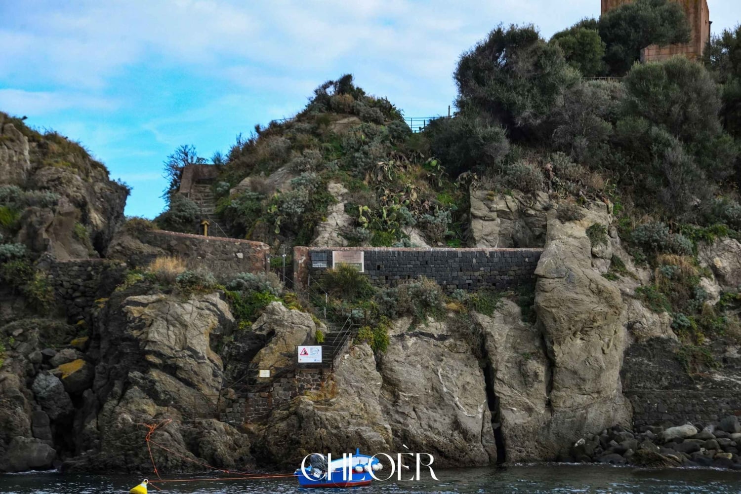 アーチ・トレッツァ：オデッセイ・ファラリオーニ・ボートツアー（水泳付き）