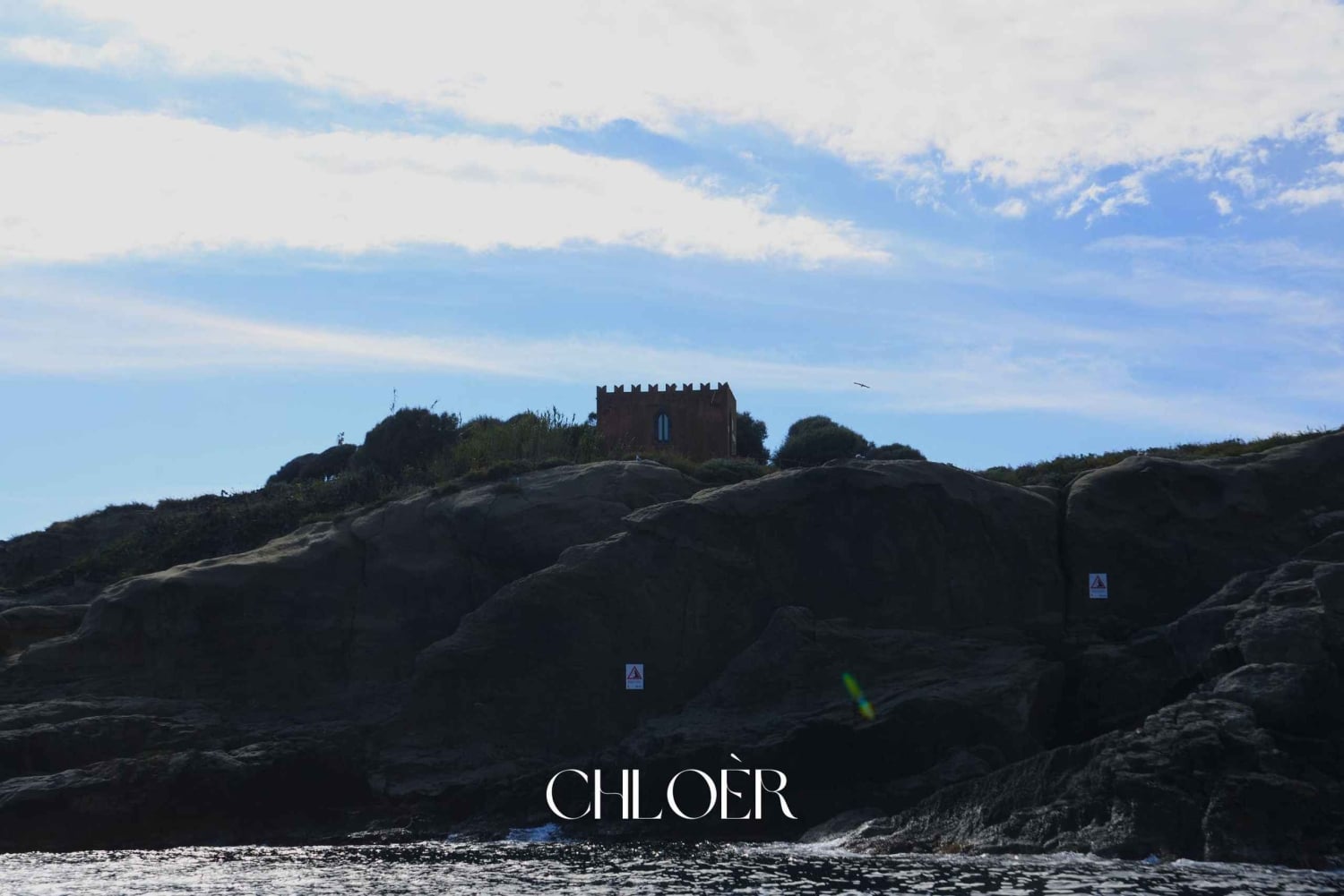 アーチ・トレッツァ：オデッセイ・ファラリオーニ・ボートツアー（水泳付き）