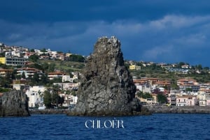 アーチ・トレッツァ：オデッセイ・ファラリオーニ・ボートツアー（水泳付き）