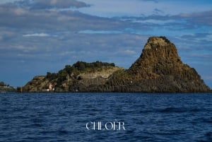 アーチ・トレッツァ：オデッセイ・ファラリオーニ・ボートツアー（水泳付き）