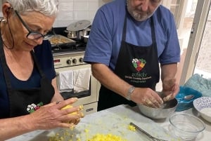 Agrigento: Cooking class to prepare arancine (rice balls)