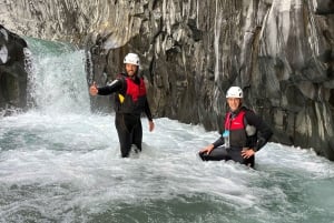 Río Alcántara y Gargantas: Experiencia de Bodyrafting