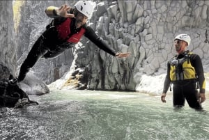 Río Alcántara y Gargantas: Experiencia de Bodyrafting